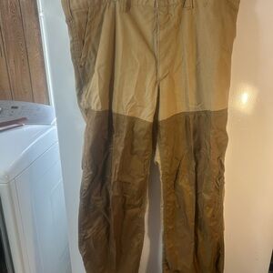 Men’s hunting pants with brush guard legs